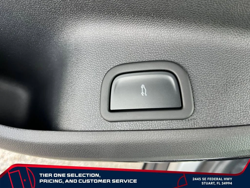2026 GMC Acadia AT4 - Photo 13