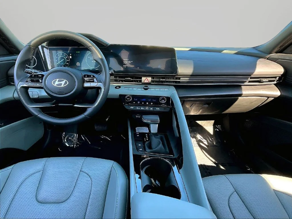 Used 2026 White Hyundai Limited image 8