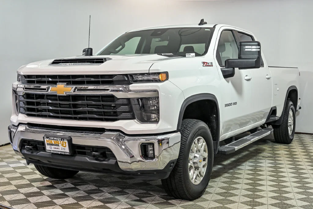 2024 Chevrolet Silverado 3500HD LT - Photo 5