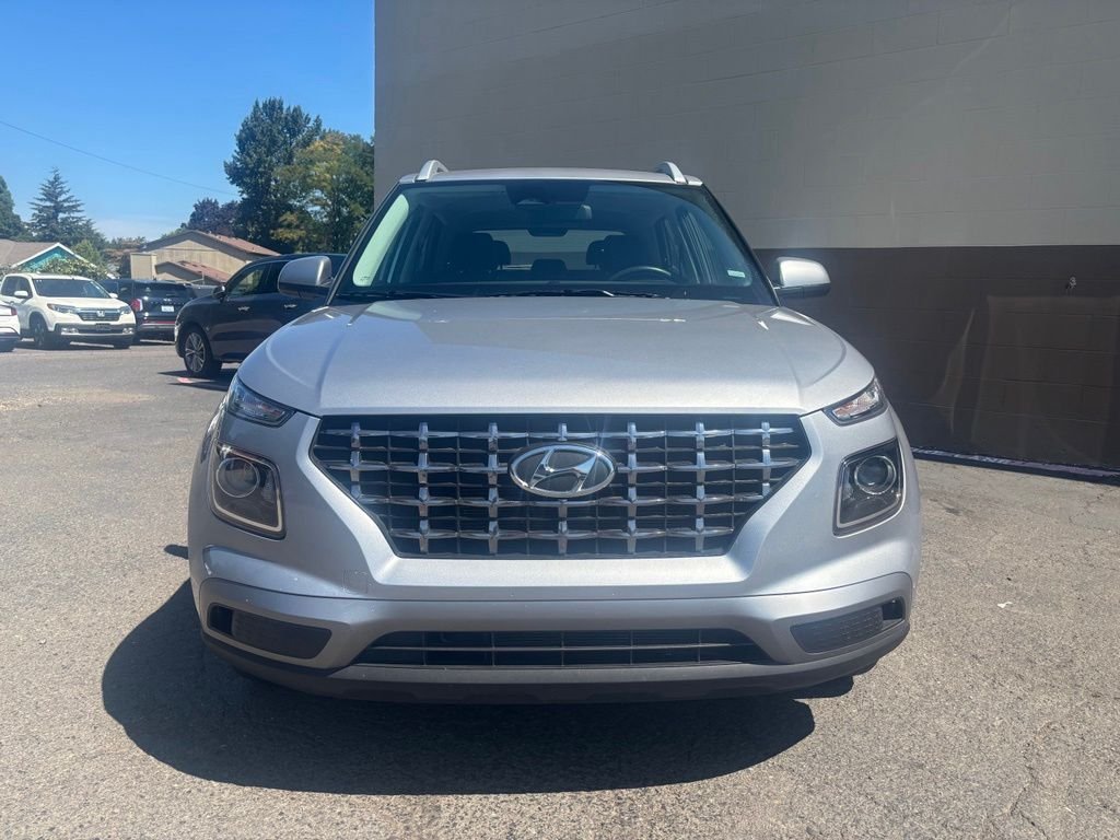 Used 2025 Silver Hyundai SEL image 13