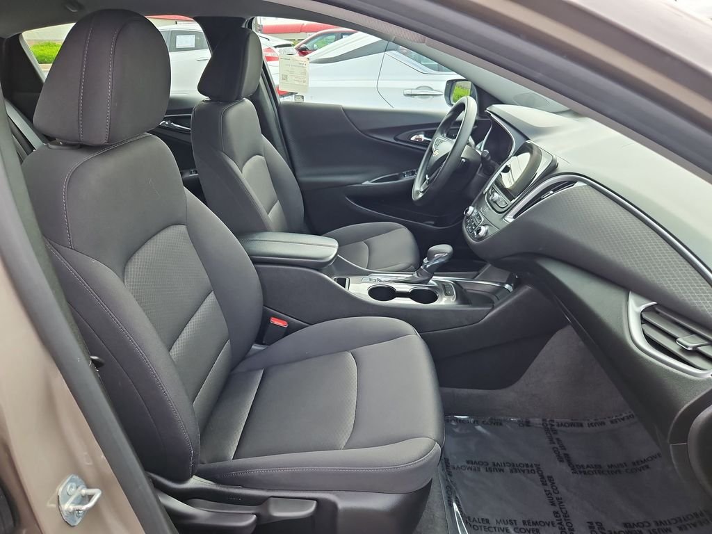 Used 2024 Mineral Gray Metallic Chevrolet LT image 28
