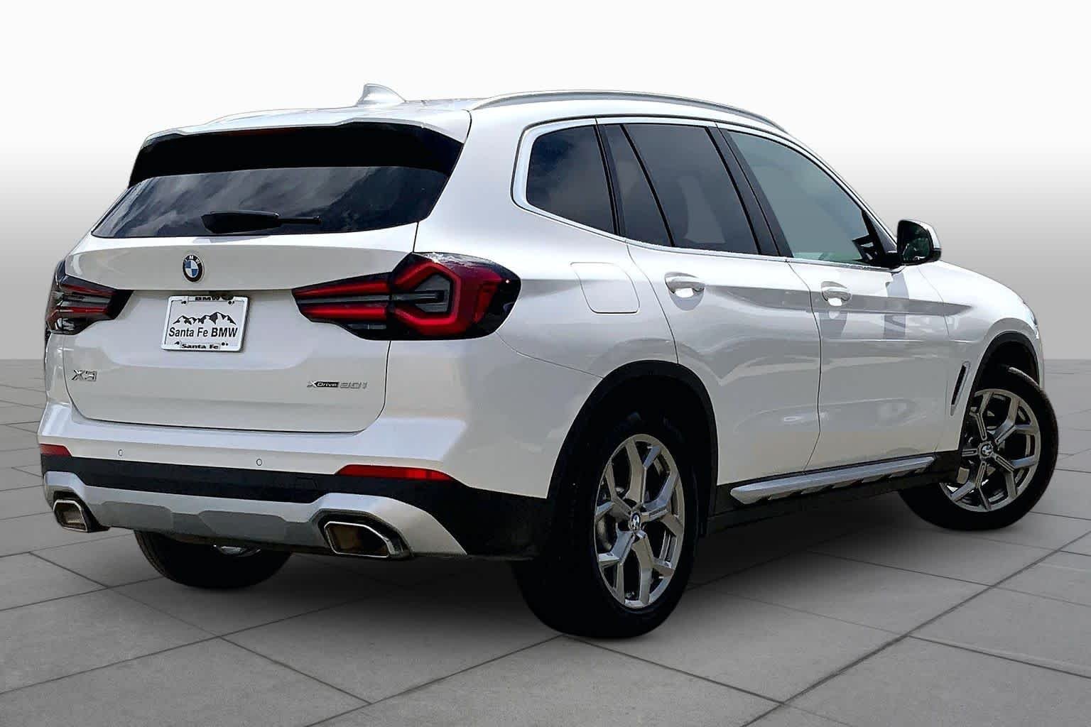 Used 2024 Mineral White Metallic BMW xDrive30i image 12