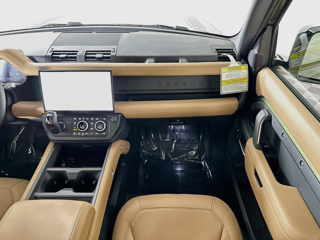 New 2026 Woolstone Green Land Rover X-Dynamic SE image 27
