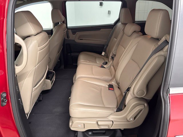 Used 2022 Radiant Red Honda Touring image 16