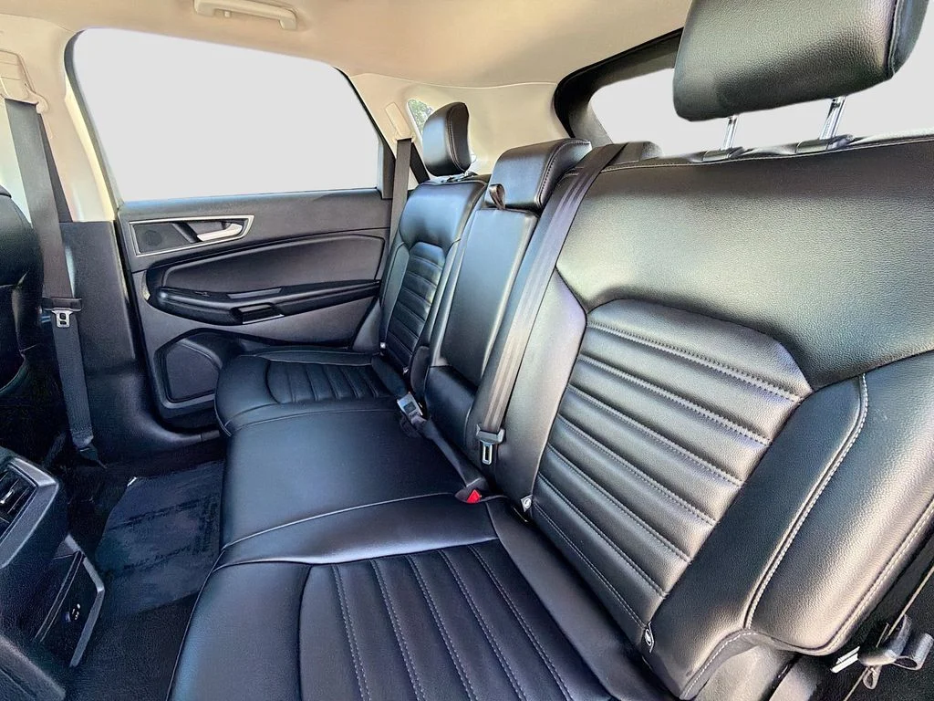 Used 2022 White Ford SEL image 19