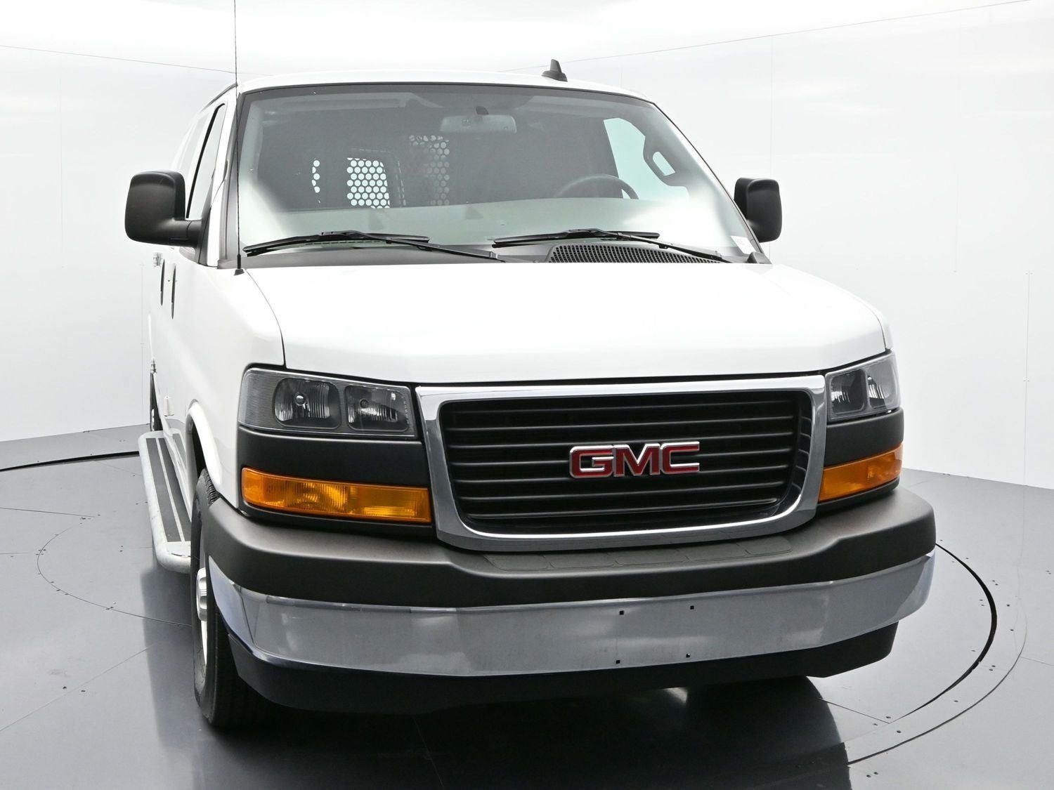 2024 Gmc Savana Cargo 2500 photo 2