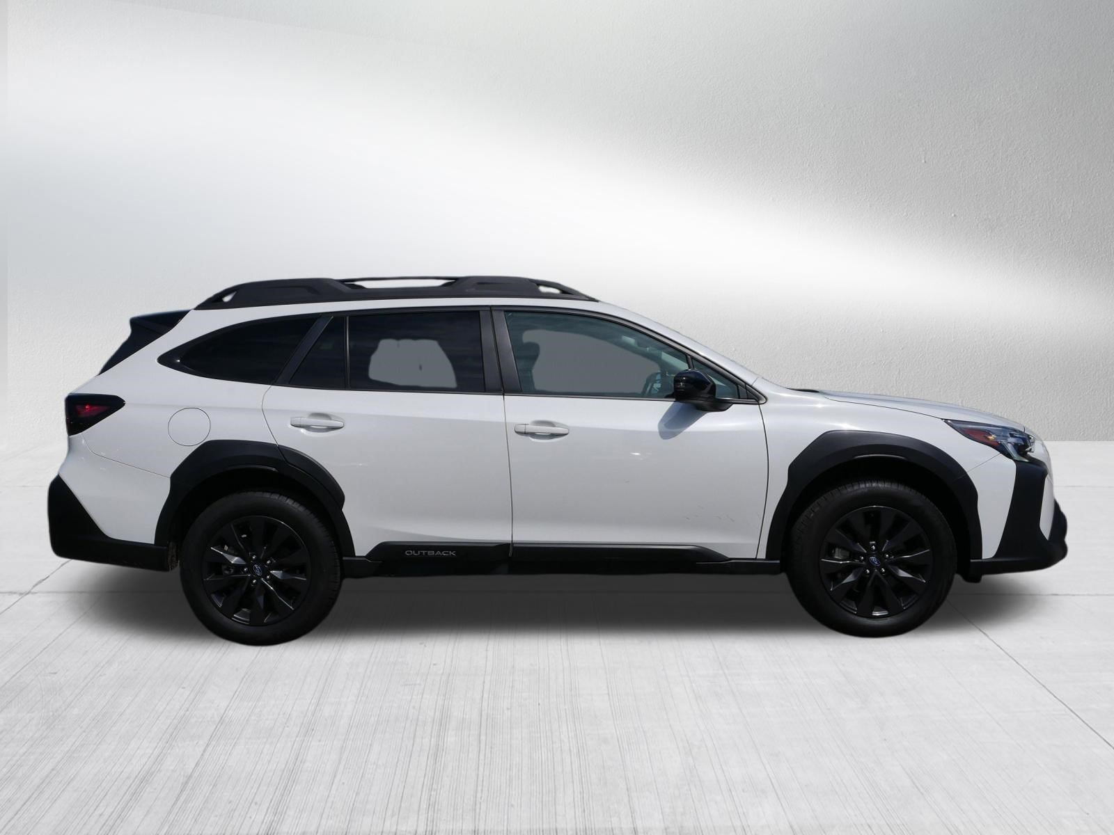 Used 2025 Crystal White Pearl Subaru Onyx Edition image 8