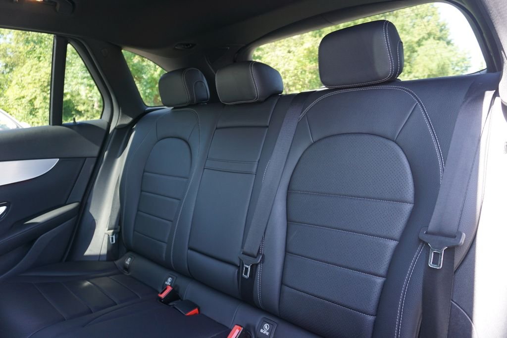 Used 2020 Polar White Mercedes-Benz GLC 300 image 23