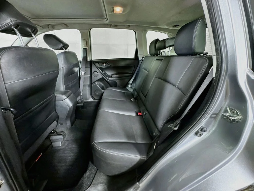 Used 2015 Silver Subaru 2.5i Touring image 30