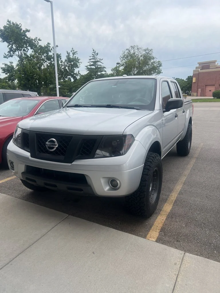 2016 Nissan Frontier 4.0 SV Crew Cab 4X4 AT SWB's photo