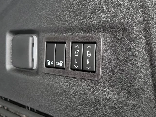 New 2026 Onyx Black GMC AT4 image 30