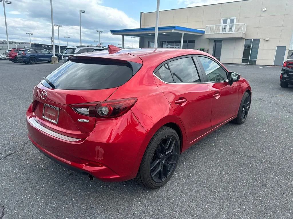 Used 2018 Red Metallic Mazda Grand Touring image 7