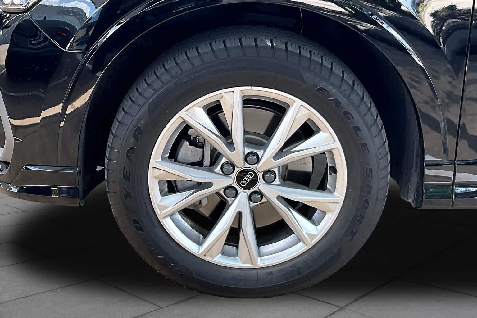 Used 2024 Mythos Black Metallic Audi S line Premium image 11