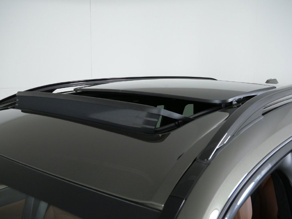 New 2027 Manhattan Green Metallic BMW xDrive40i image 17