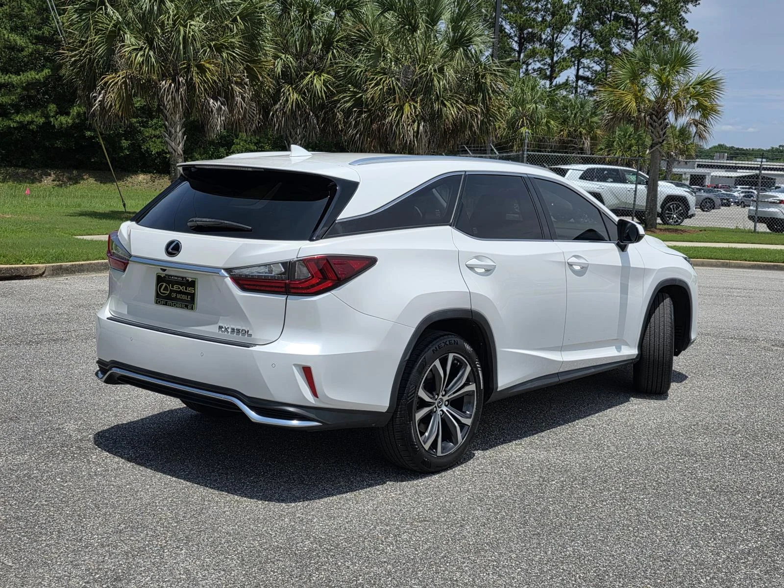 Used 2020 White Pearl Lexus 350L image 5