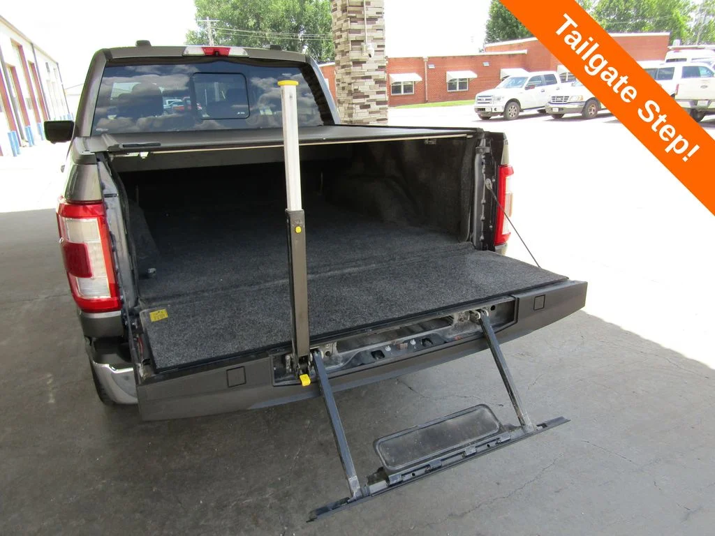 Used 2021 Gray Ford Lariat image 20
