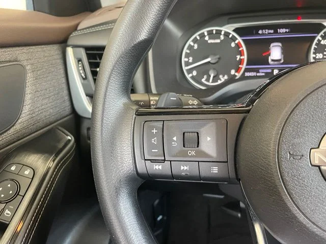 Used 2023 Gray Nissan SV image 12