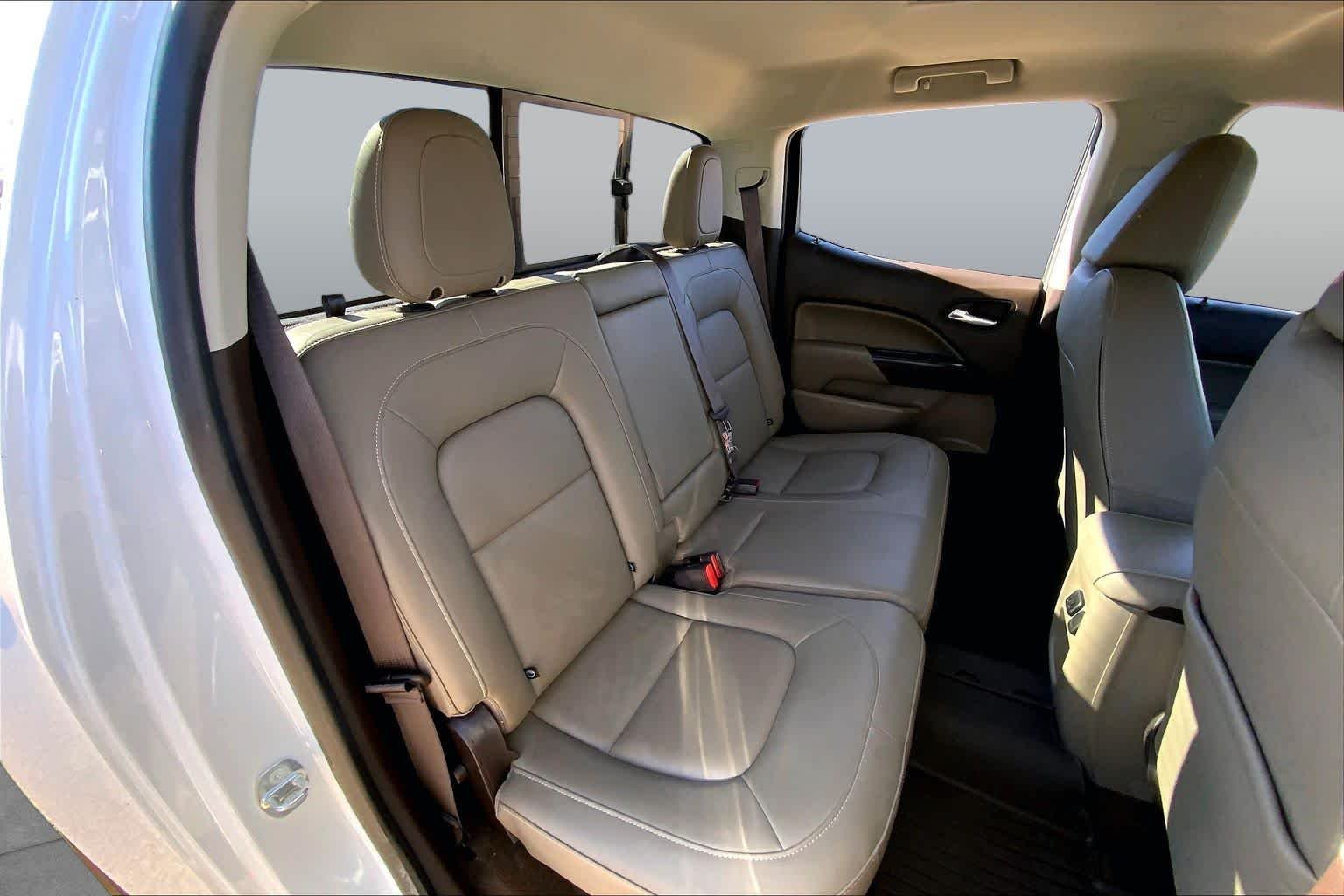 Used 2017 Summit White GMC 4WD SLT image 19