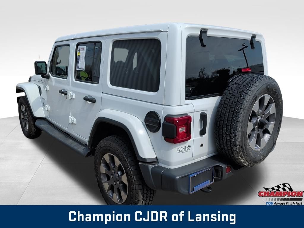 Used 2018 White Jeep Unlimited Sahara image 4