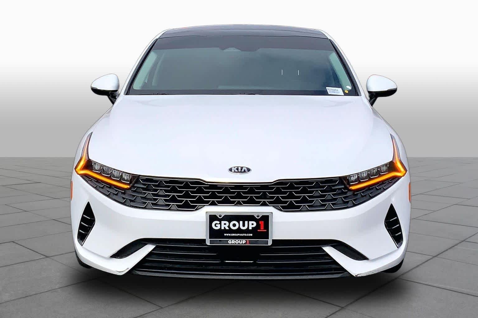 Used 2021 Glacial White Pearl Kia EX image 4