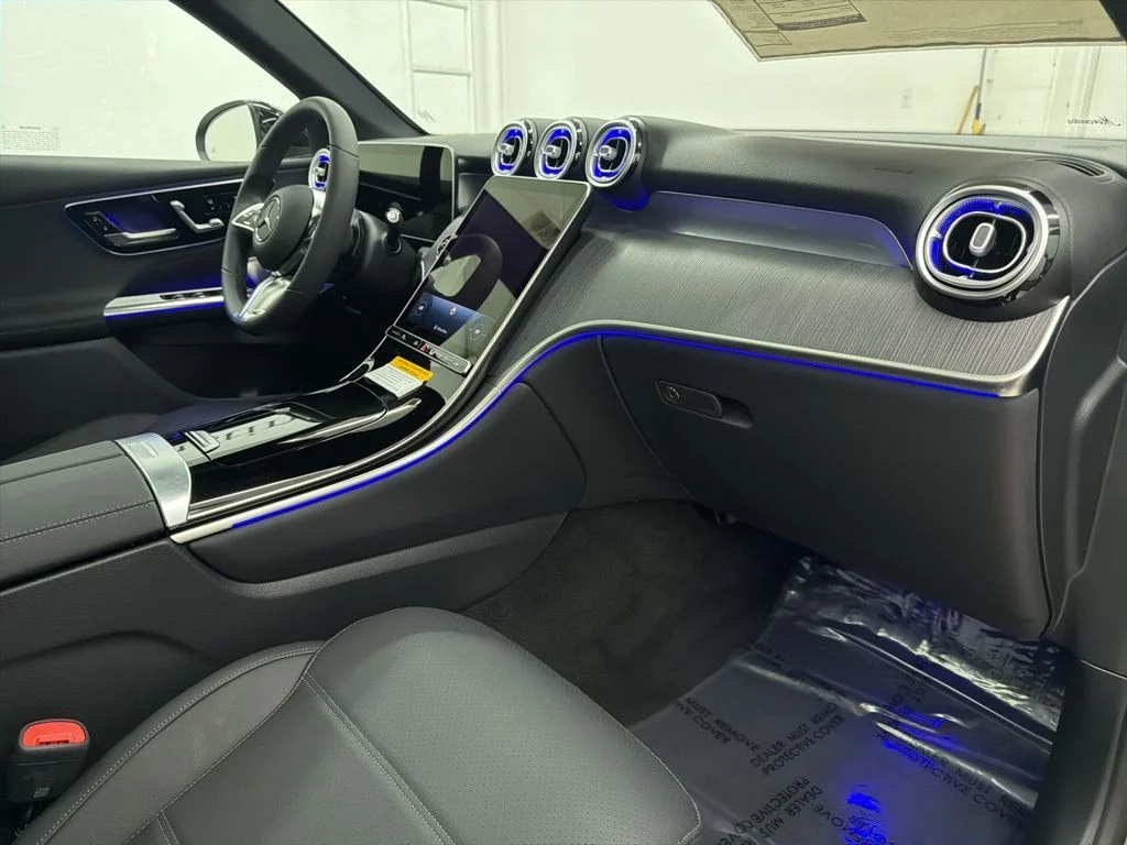 Used 2026 Black Mercedes-Benz GLC 300 image 27