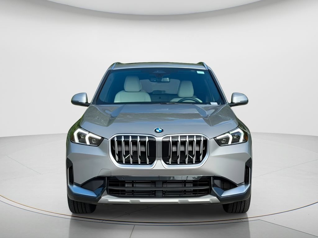 New 2026 Space Silver Metallic BMW xDrive28i image 2