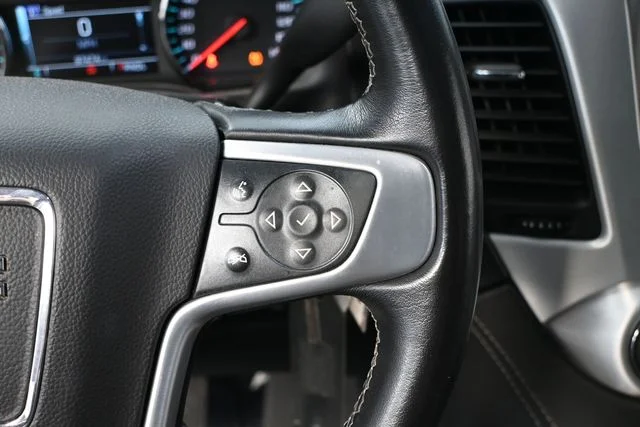 Used 2020 Silver GMC SLE image 23