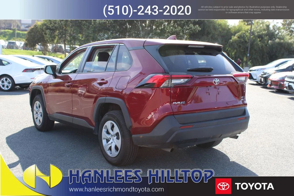 Used 2024  Toyota LE image 9