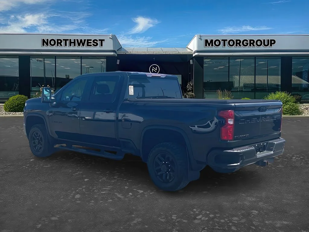 Used 2021 Black Chevrolet LT image 5