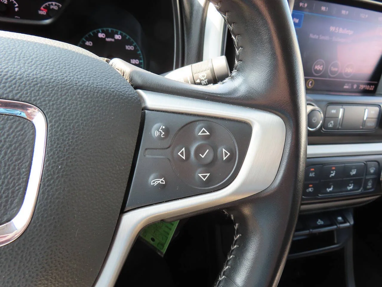 Used 2021 Onyx Black GMC Elevation 4x4 4dr Crew Cab 5 ft. SB image 15