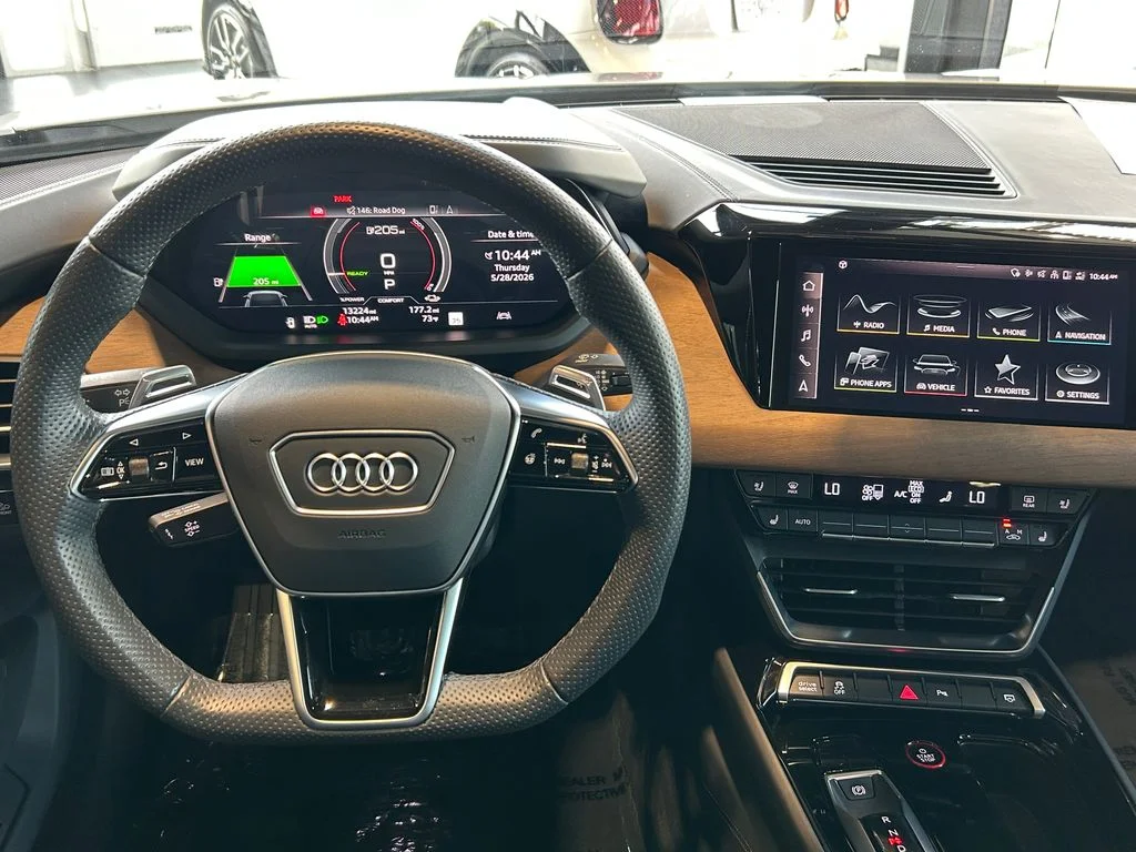 2023 Audi e-tron GT Premium Plus - Photo 17