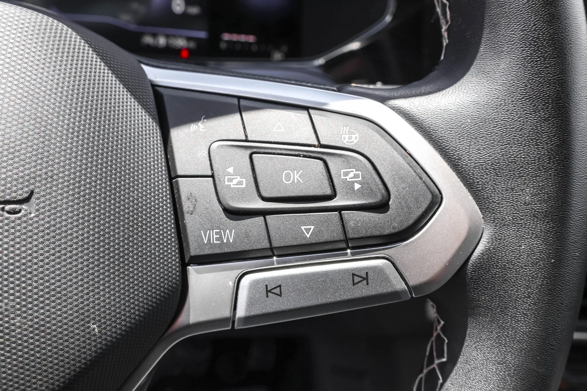 2023 Volkswagen Taos SE - Photo 29