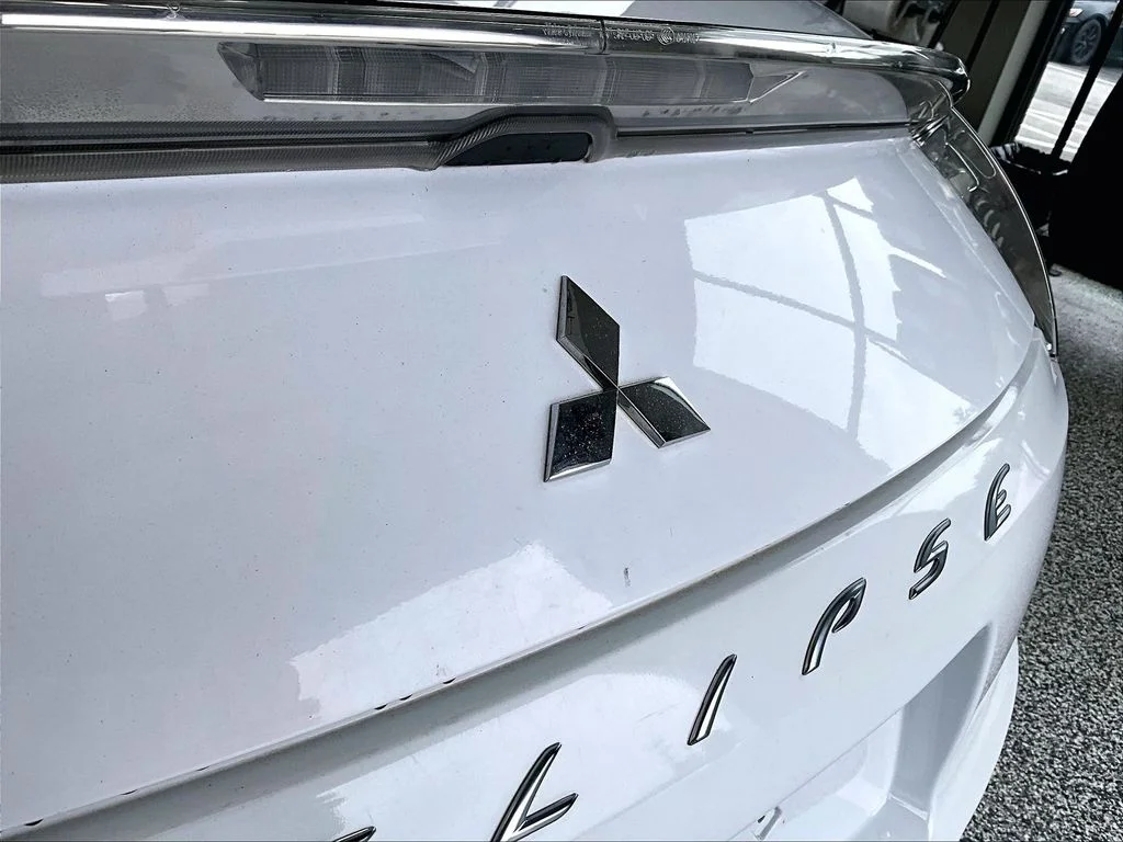 Used 2012 White Mitsubishi GS Sport image 9