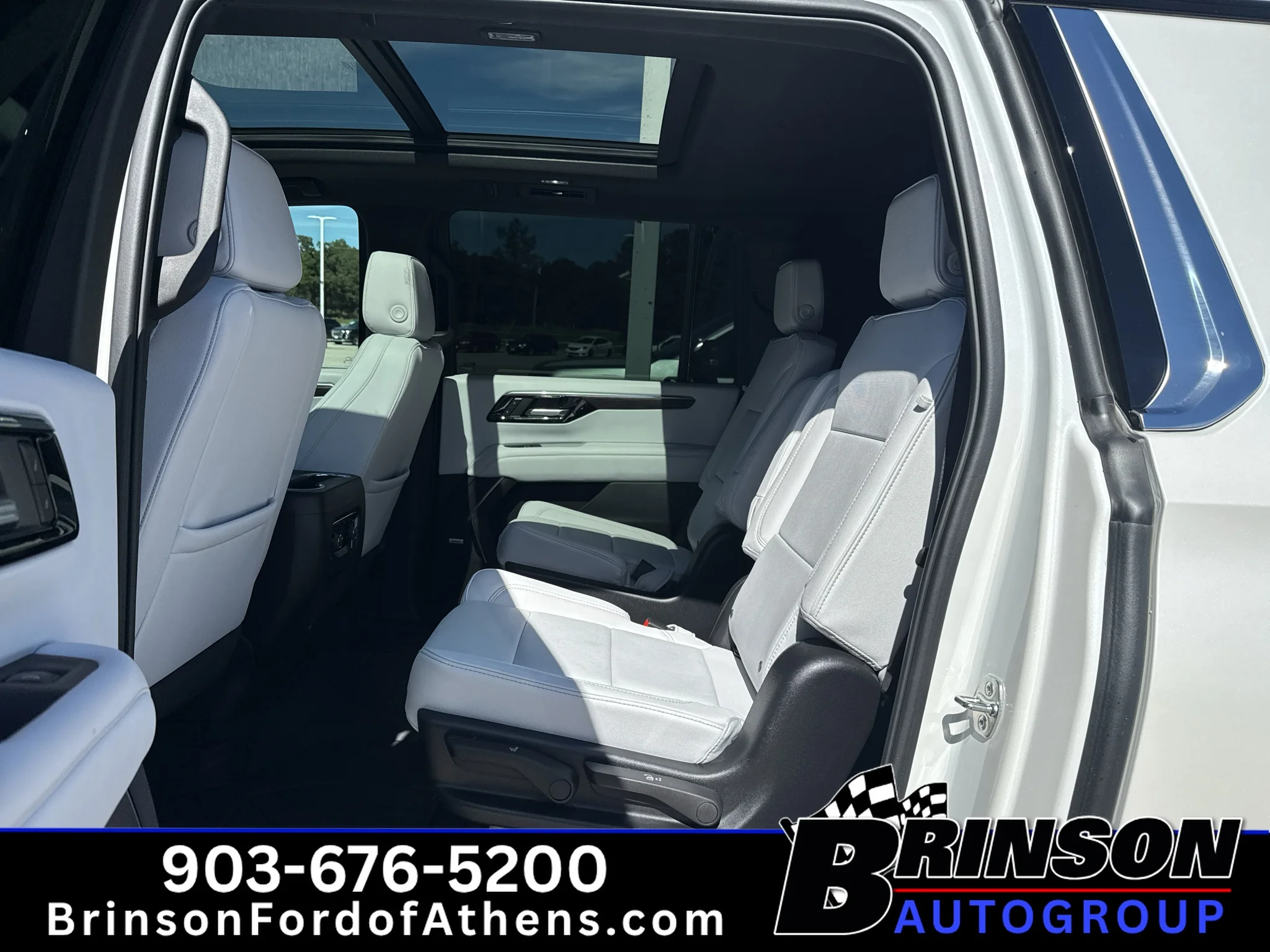 Used 2025 Iridescent Pearl Tricoat Chevrolet Premier image 11