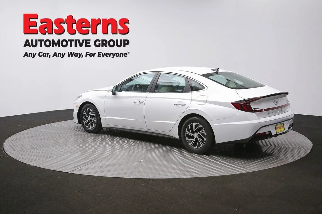 Used 2021 White Hyundai Blue image 59