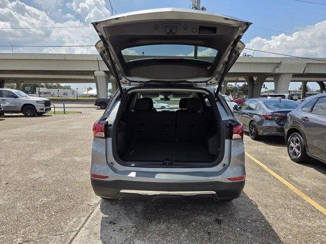 Used 2024 Sterling Gray Metallic Chevrolet LT image 27