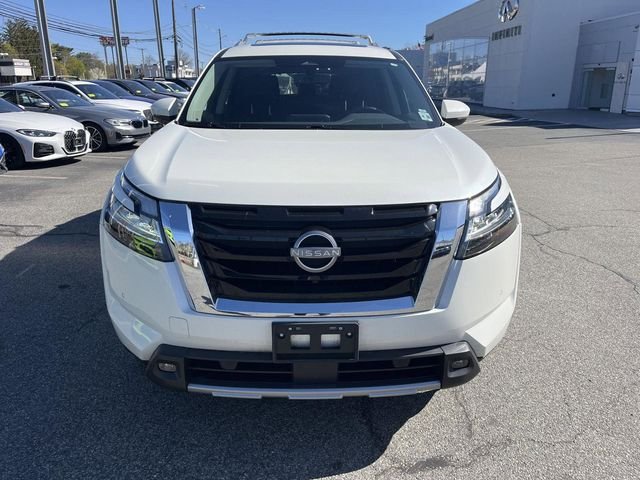 Used 2023 White Nissan SL image 8