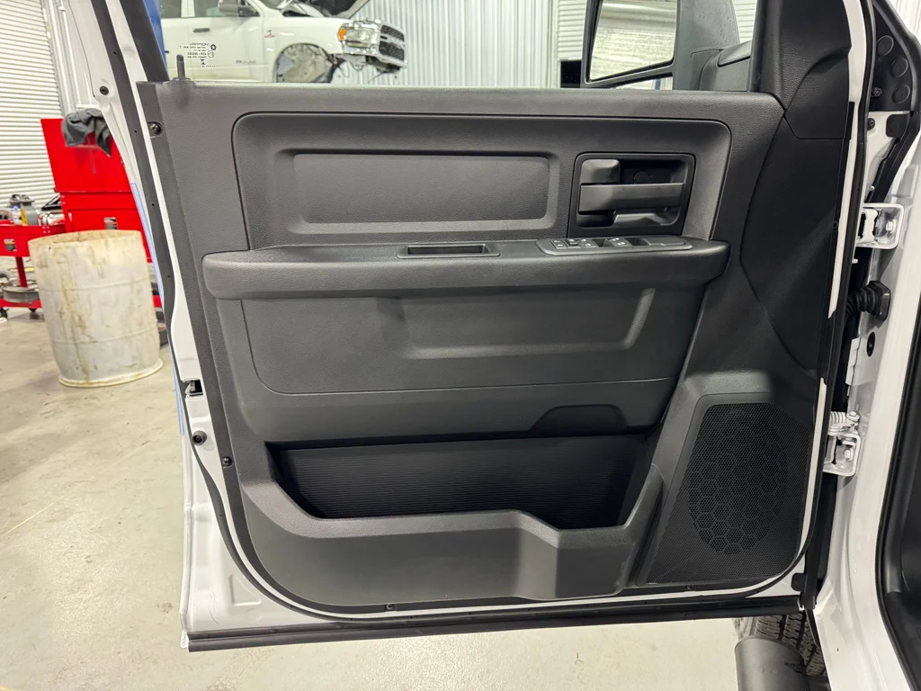2025 RAM 2500 Tradesman - Photo 12