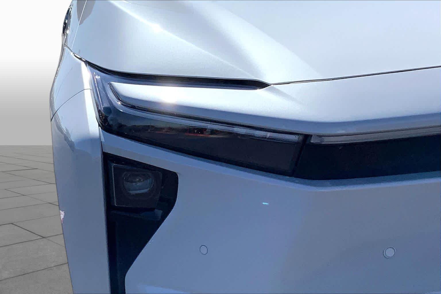 New 2026 Wind Chill Pearl Toyota XLE image 13