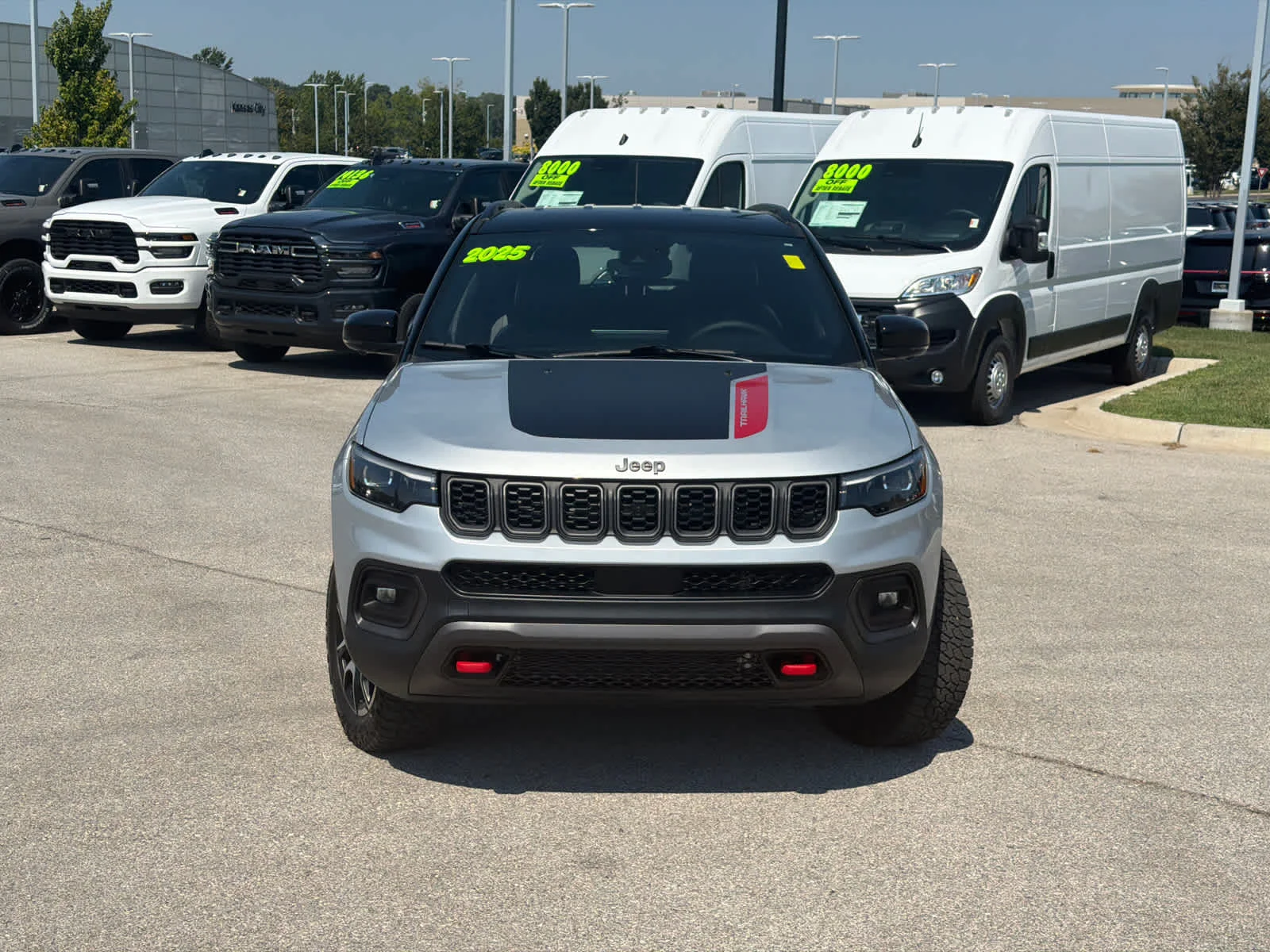 Used 2025 Silver Zynith Metallic Clearcoat Jeep Trailhawk image 3