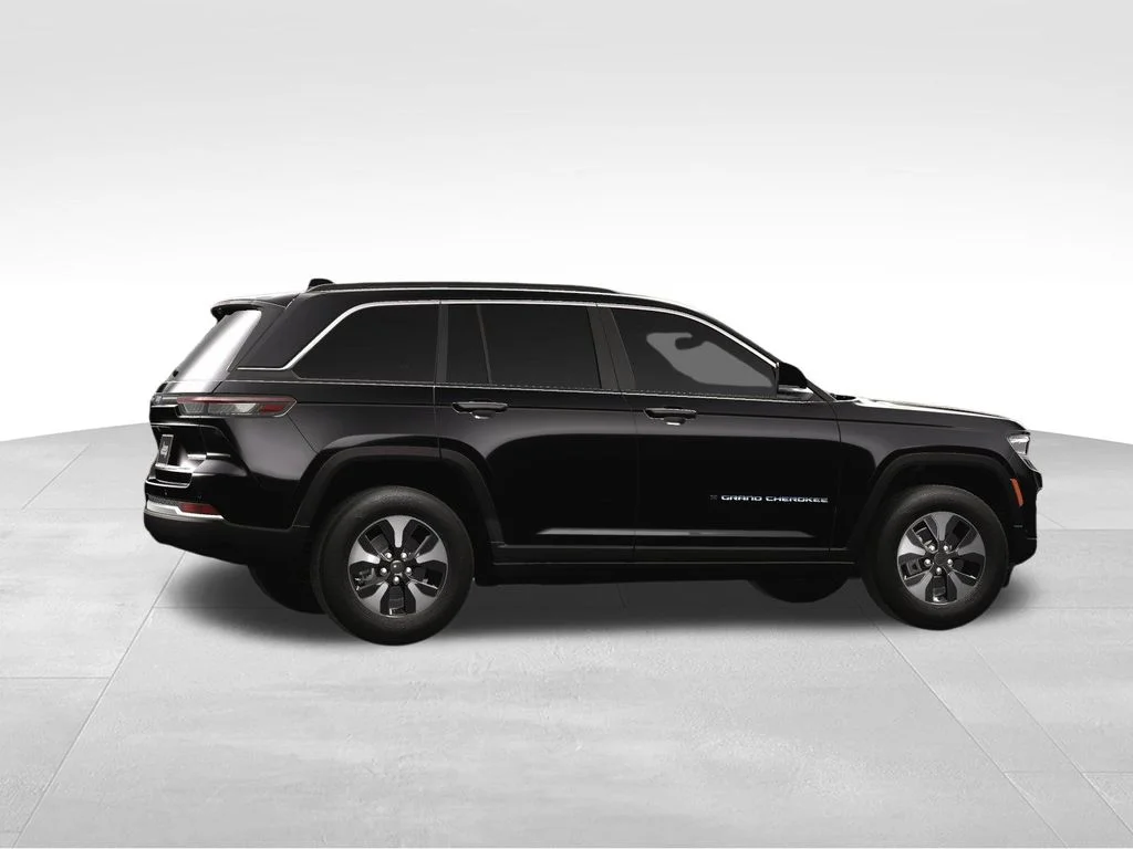 New 2024 Diamond Black Crystal Pearlcoat Jeep 4xe image 7
