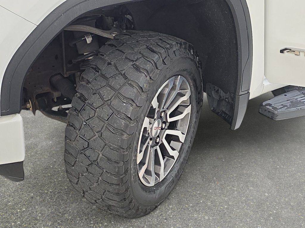 Used 2020 Summit White GMC AT4 image 31