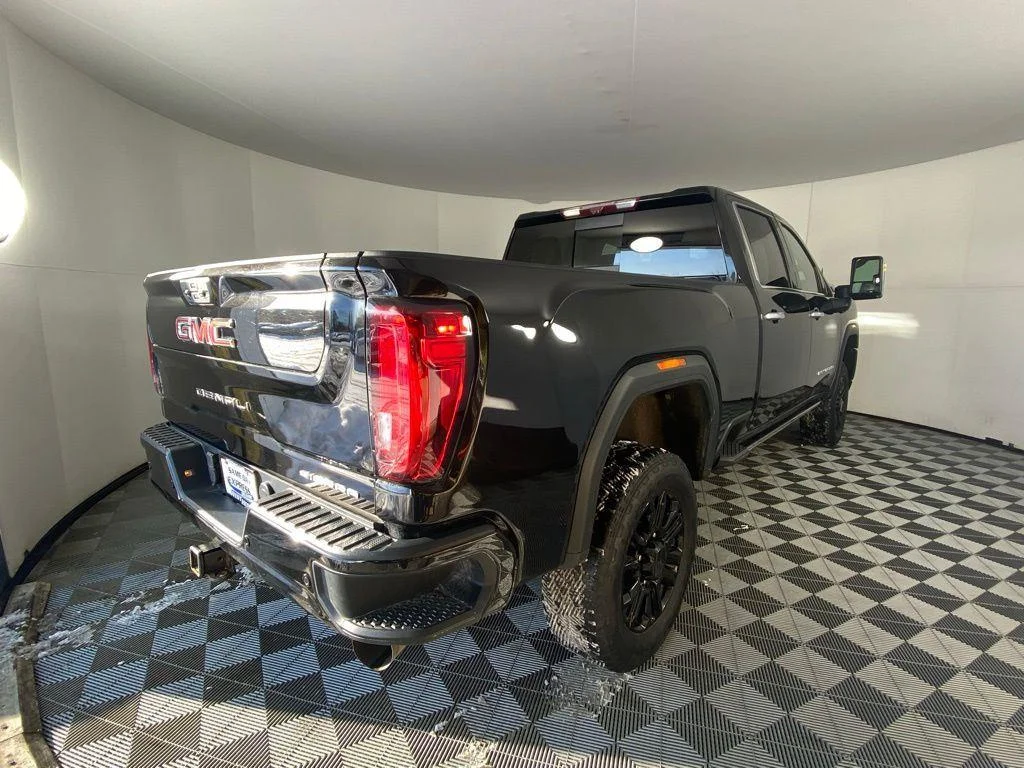Used 2022 Ebony Twilight Metallic GMC Denali image 5