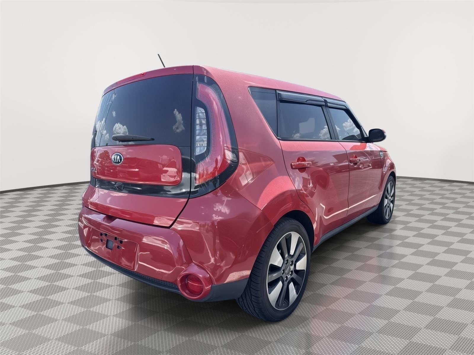 Used 2015 Inferno Red Kia ! image 6
