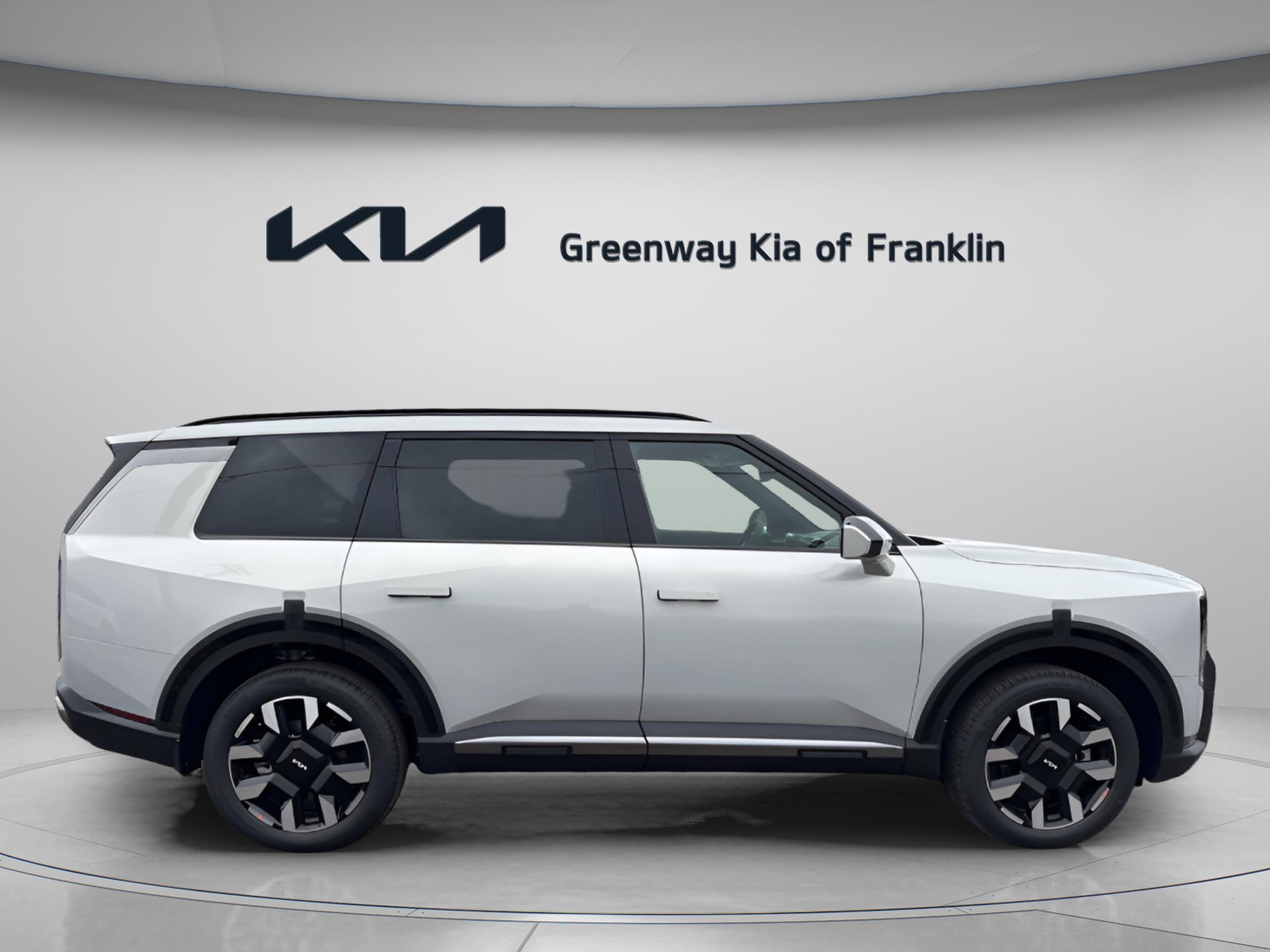 New 2027 Ivory Silver Kia S image 8