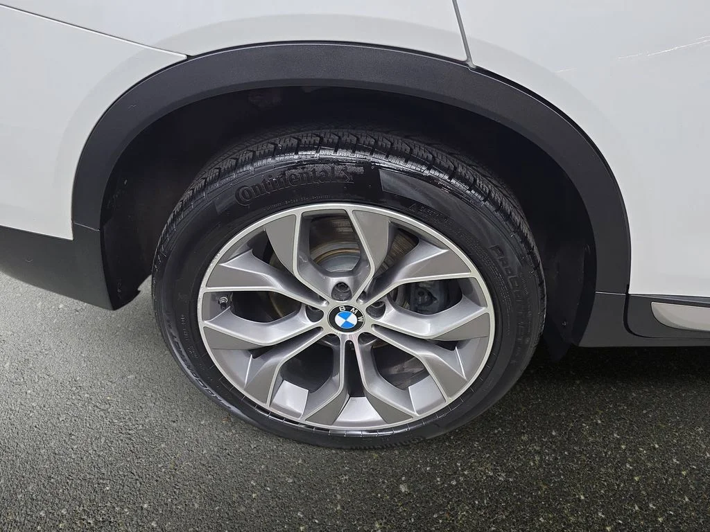 Used 2015 Alpine White BMW xDrive28i image 32