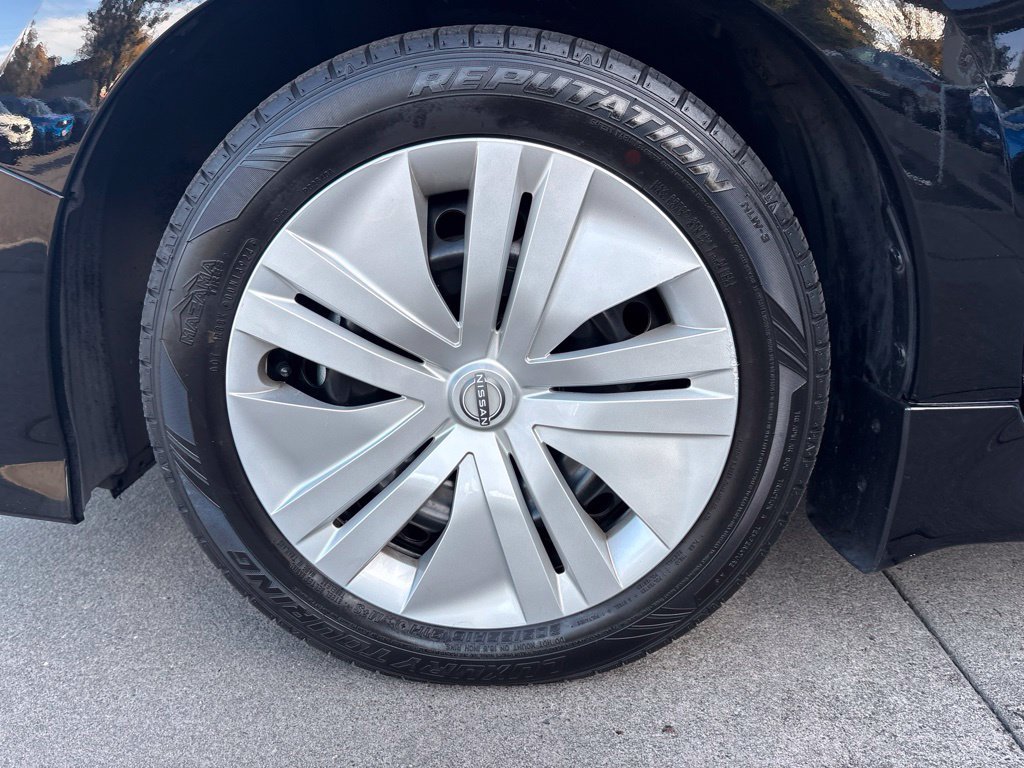Used 2023 Super Black Nissan S image 12