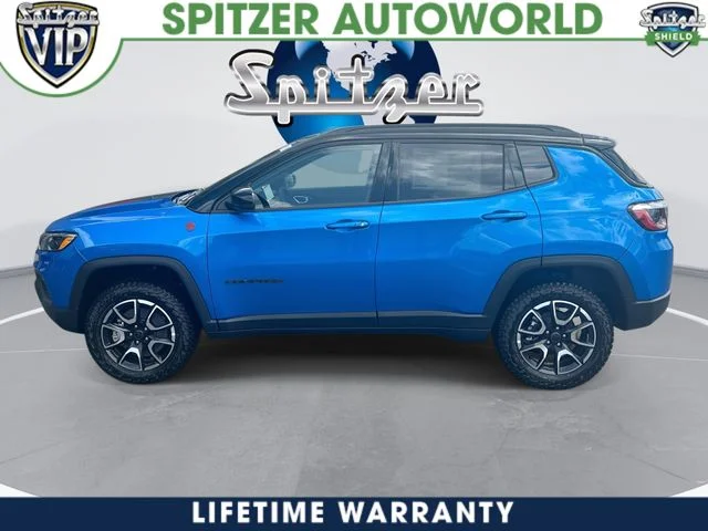 New 2026 Hydro Blue Pearl-Coat Exterior Paint Jeep Trailhawk image 6