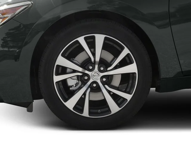 Used 2016 Brilliant Silver Nissan 3.5 S image 15