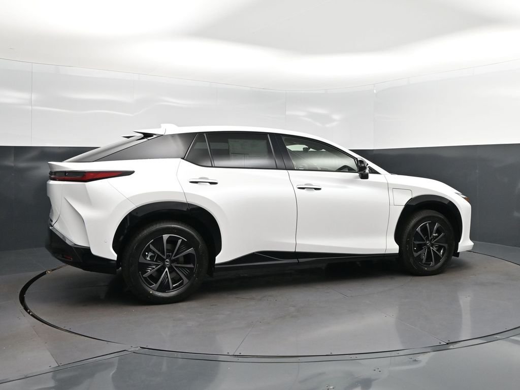 New 2026 Oxygen White Lexus  350e PREMIUM image 8